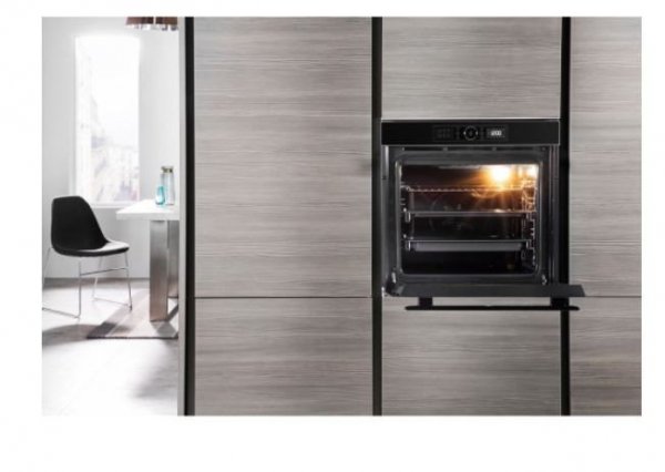 Whirlpool Piekarnik AKZM8420NB