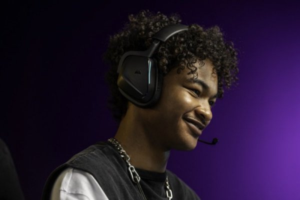 Corsair Słuchawki bezprzewodowe Void Wireless 2.0 Carbon