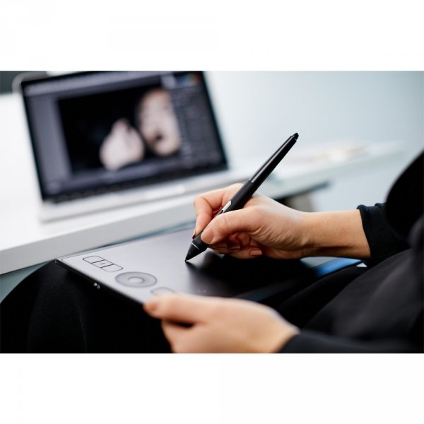 [EOL] Wacom Intuos Pro S - tablet graficzny do profesjonalnych zastosowań, piórko ProPen 2 z 8192 poziomami nacisku i 60 pozioma