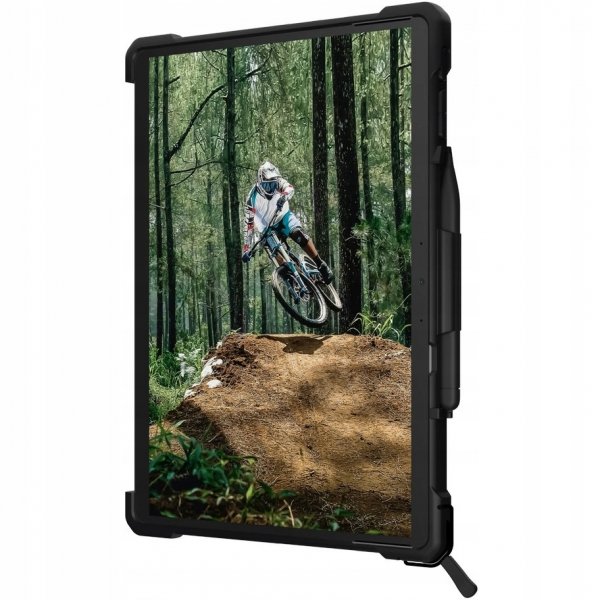 UAG Plasma-  obudowa ochronna z wbudowaną podstawką oraz paskiem na dłoń i ramię do Surface Pro 9/10/11 (ice)