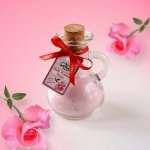 Puder do kąpieli róża z płatkami - regenerujący 100g Puder do kąpieli róża z płatkami - regenerujący 100g