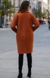 Elegancki oversizowy płaszcz Roco rudy P013 tył