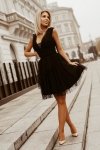 Rozkloszowana czarna tiulowa sukienka w groszki 2233-1