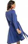 Tessita T287 rozkloszowana sukienka z paskiem niebieska tył
