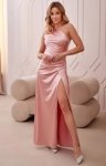 Asymetryczna satynowa sukienka maxi różowa jasna 0461