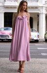 Moe M743 oversizowa maxi sukienka z falbanką różowa