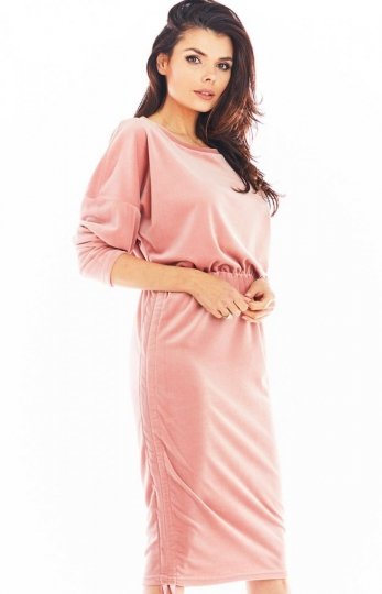 Welurowa sukienka z regulowaną długością różowa A405