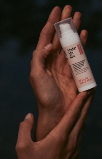 Krem do twarzy niwelujący przebarwienia, z formułą Pro-Age 30ml