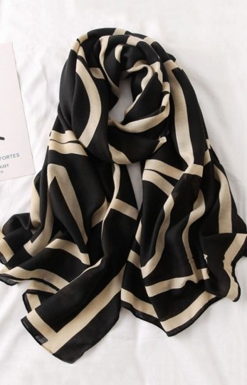 Kamea szal z geometrycznym wzorem z wiskozy