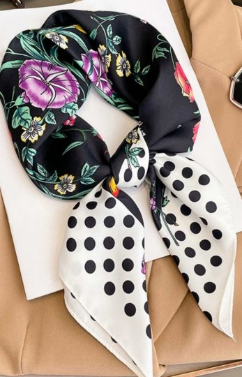 Kamea apaszka damska czarna w kwiaty