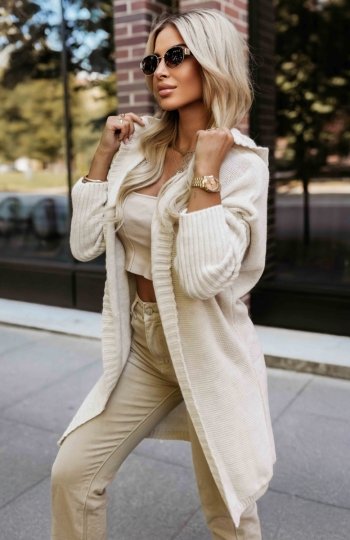 Numoco 629-1 wygodny kardigan oversize z kapturem i stylową naszywką 