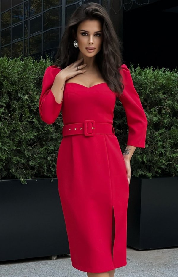 Ołówkowa sukienka z paskiem czerwona 266-02-1