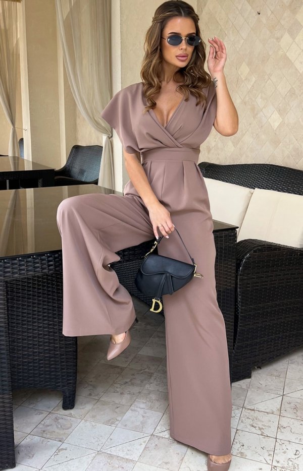 Bicotone elegancki kombinezon z zakrytymi ramionami cappucino