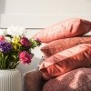 Bergen duża różowa poduszka dekoracyjna 50x50