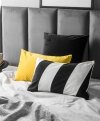 Czarno żółty zestaw poduszek dekoracyjnych Velvet + Stripes