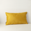 Żółta poduszka dekoracyjna velvet 50x30 ZERO WASTE ZW044