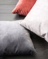 Glossy szara poduszka dekoracyjna 45x45