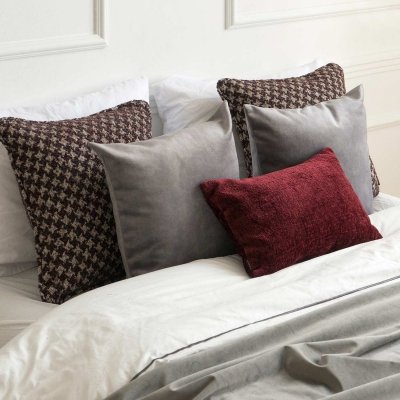 Bordowo-szary zestaw 5 poduszek dekoracyjnych do sypialni z pepitką
