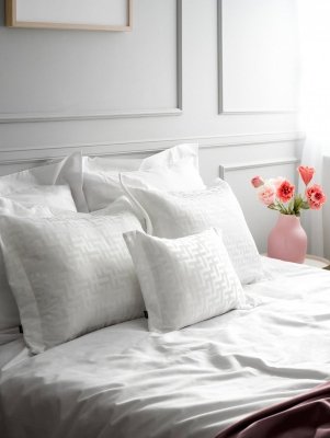 Biały zestaw 3 poduszek dekoracyjnych do sypialni