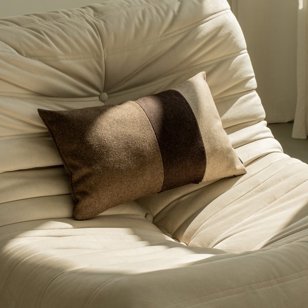 Split Wollkissen in Braun-Beige 50x30 cm, Dekorativ.