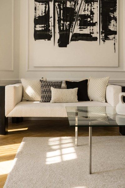 Black and White Decorative Pillow Set Tesse