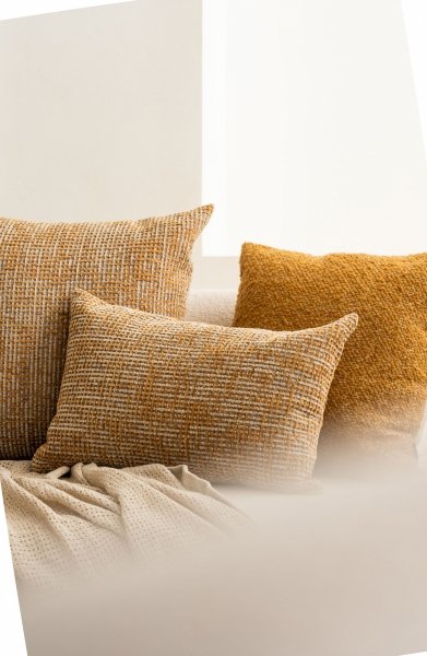 Cream Set of 3 Decorative Pillows Aurum