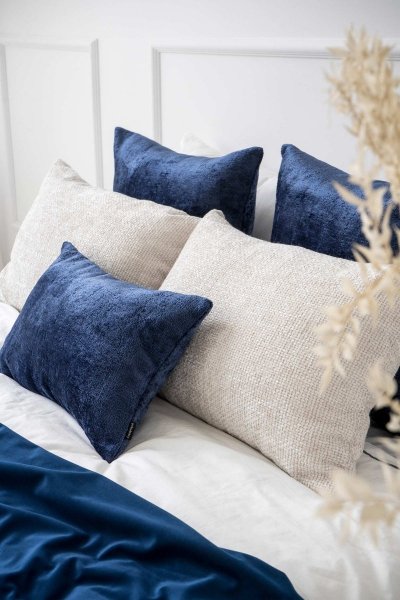 Navy Set of 5 Decorative Bedroom Pillows Bergen