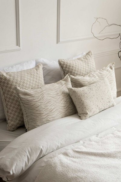 Calm biała poduszka dekoracyjna 50x30