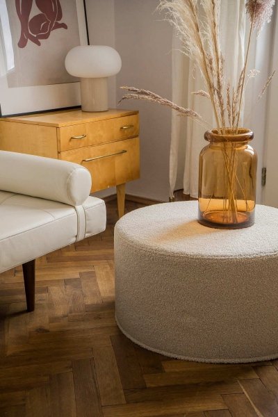 Duża kwadratowa beżowa pufa Cozy 60x30