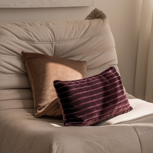 Cordian fioletowa poduszka dekoracyjna 50x30 Prestige Line