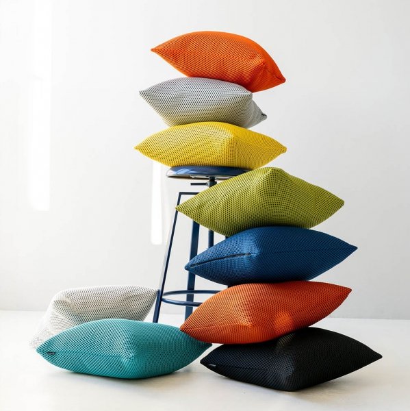 Czarna poduszka dekoracyjna Sonic