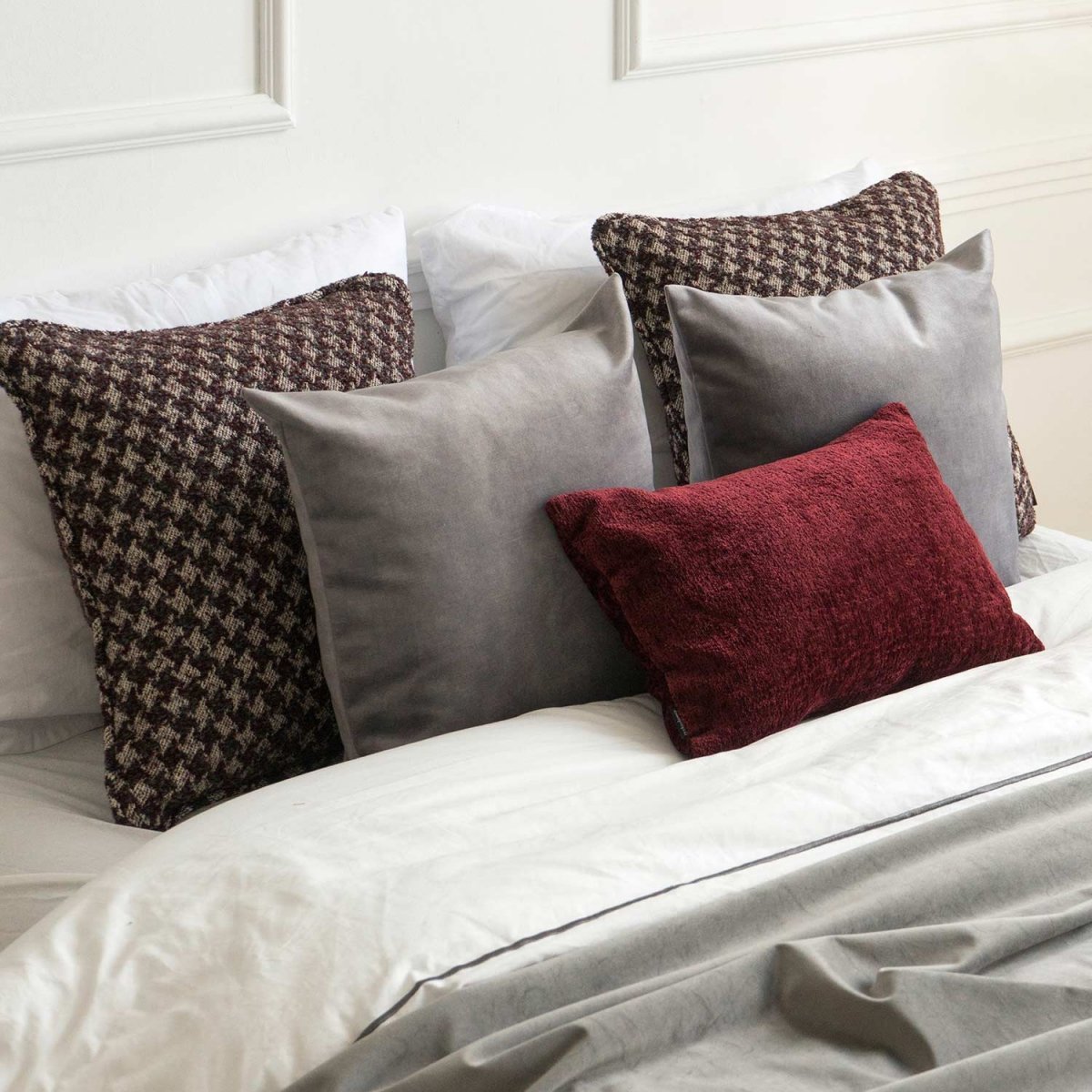 Burgundy-Gray Set of 5 Decorative Bedroom Pillows with Houndstooth Pattern