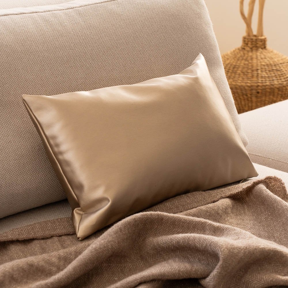 Jasnobrązowa poduszka dekoracyjna Spark