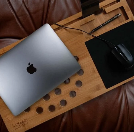 PODSTAWKA POD LAPTOPA BAMBUSOWA NA KOLANA + WBUDOWANA PODKŁADKA DO MYSZKI