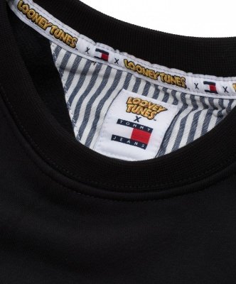 Tommy Jeans bluza damska czarna z motywem Looney Tunes 