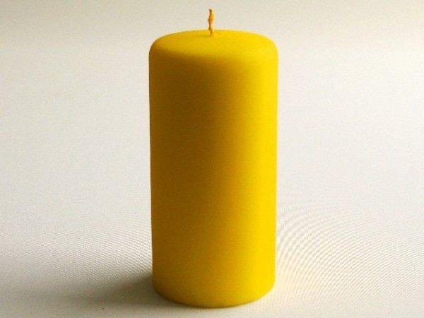Świeca ozdobna - Żółta velvet - 7x15cm 