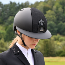 KEP ITALIA CROMO 2.0 MATT BLACK Kask jeździecki SZEROKI DASZEK
