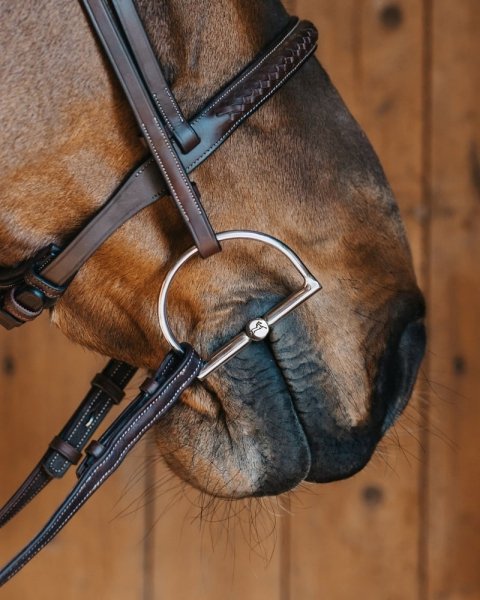 FAGER MATTIAS SWEET IRON D RINGS Wędzidło anatomiczne podwójnie łamane