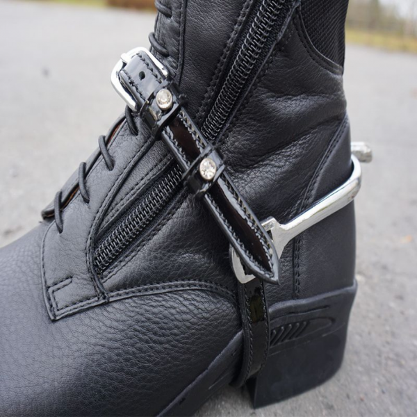 KAVALKADE Lakierowane paski skórzane do ostróg z cyrkoniami