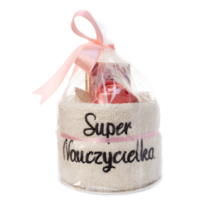 Ręcznik ecry haftowany Super Nauczycielka i czekolada podziękowania  w ozdobnym opakowaniu
